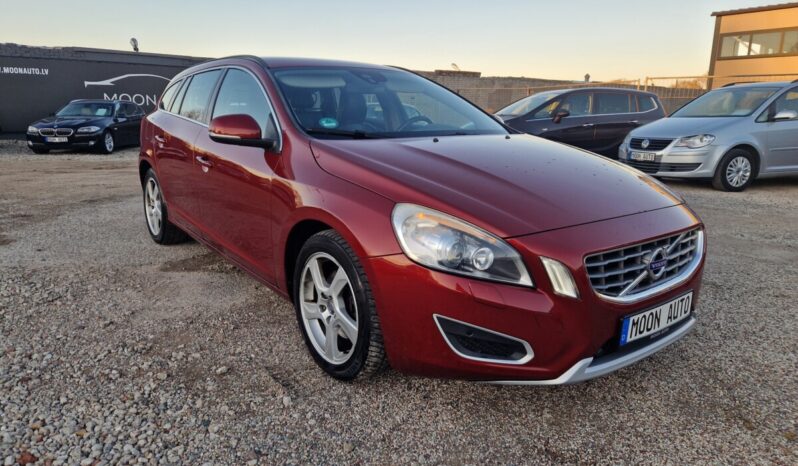 Volvo V60 2.0 D3 Momentum full