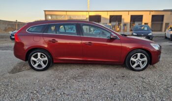 Volvo V60 2.0 D3 Momentum full
