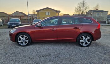 Volvo V60 2.0 D3 Momentum full