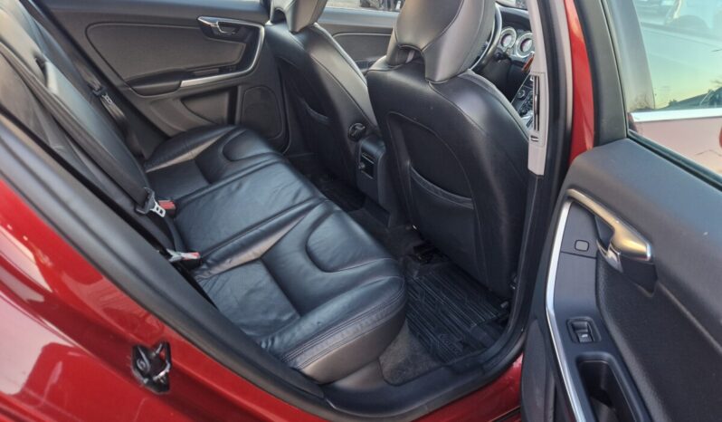 Volvo V60 2.0 D3 Momentum full