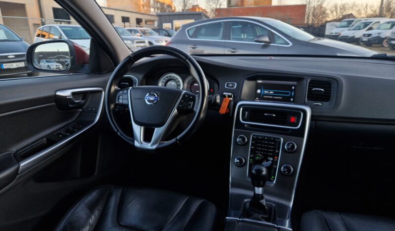 Volvo V60 2.0 D3 Momentum full