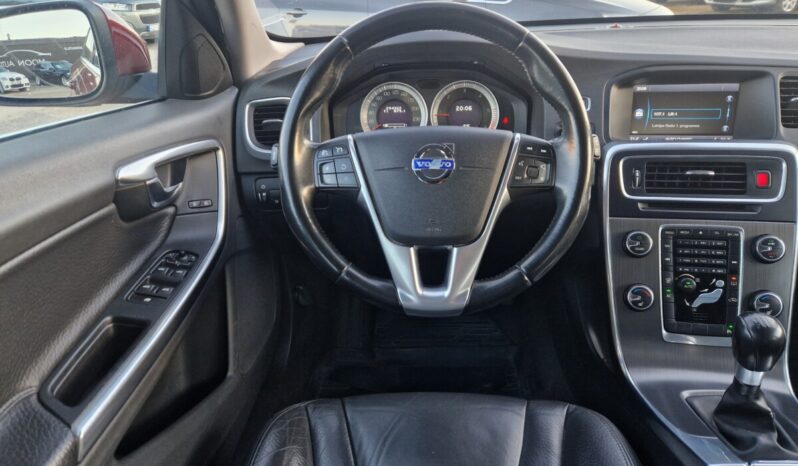 Volvo V60 2.0 D3 Momentum full