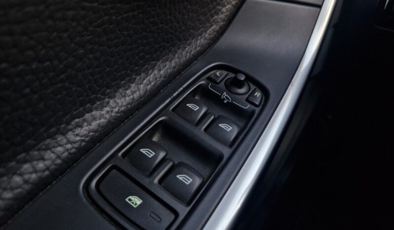 Volvo V60 2.0 D3 Momentum full