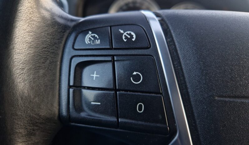 Volvo V60 2.0 D3 Momentum full