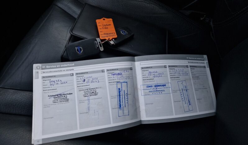 Volvo V60 2.0 D3 Momentum full