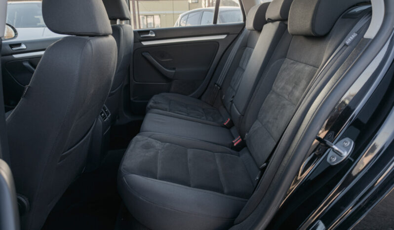 VW Golf Variant 2,0 TDI Highline full