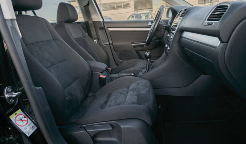 VW Golf Variant 2,0 TDI Highline full