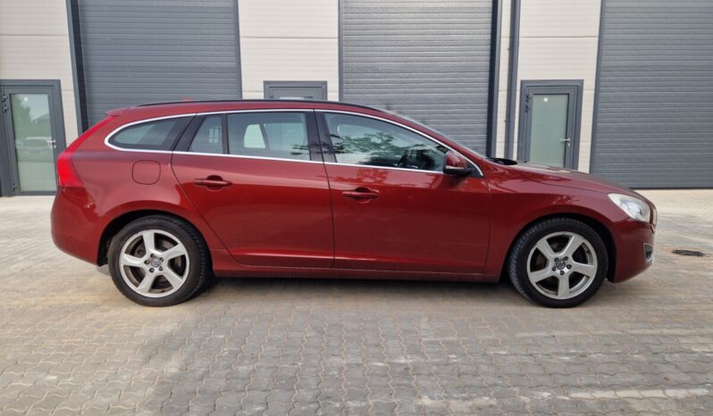 Volvo V60 2.0 D3 Momentum full