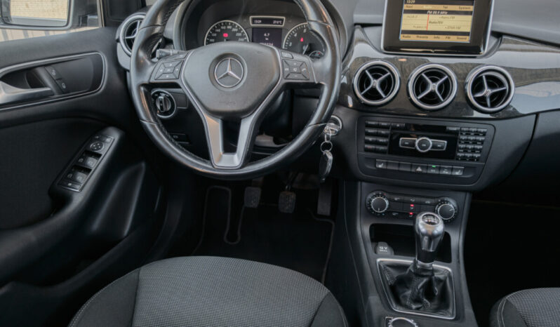 Mercedes-Benz B 180 full
