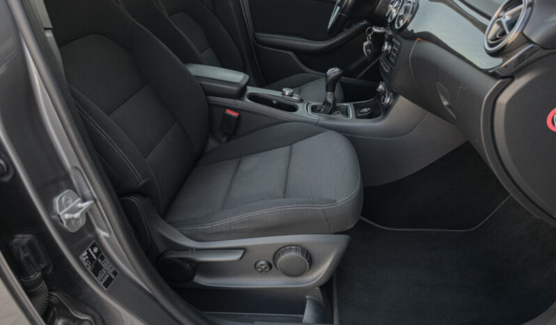 Mercedes-Benz B 180 full
