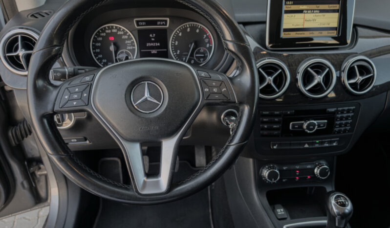 Mercedes-Benz B 180 full