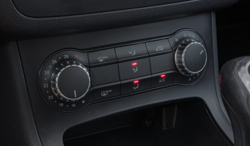Mercedes-Benz B 180 full