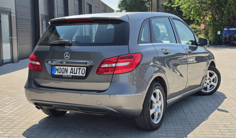 Mercedes-Benz B 180 full