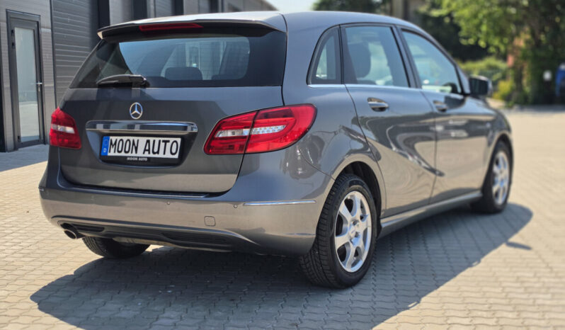 Mercedes-Benz B 180 full