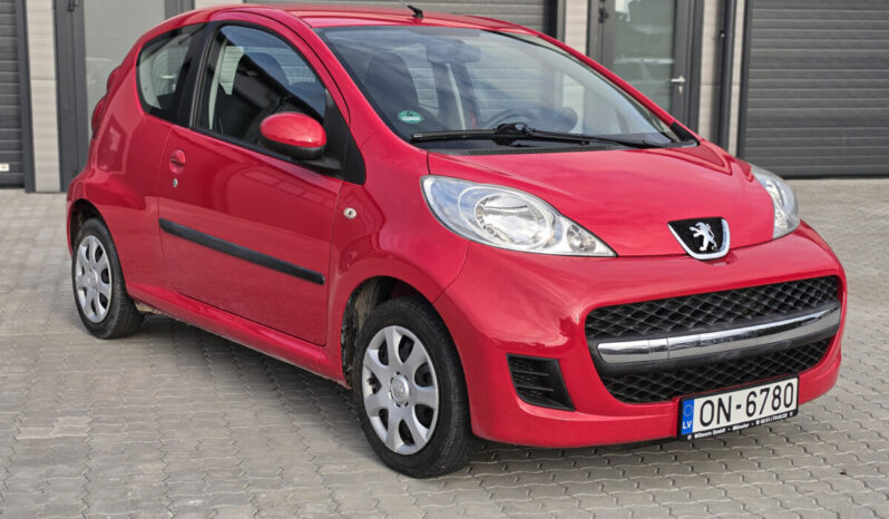 Peugeot 107 full