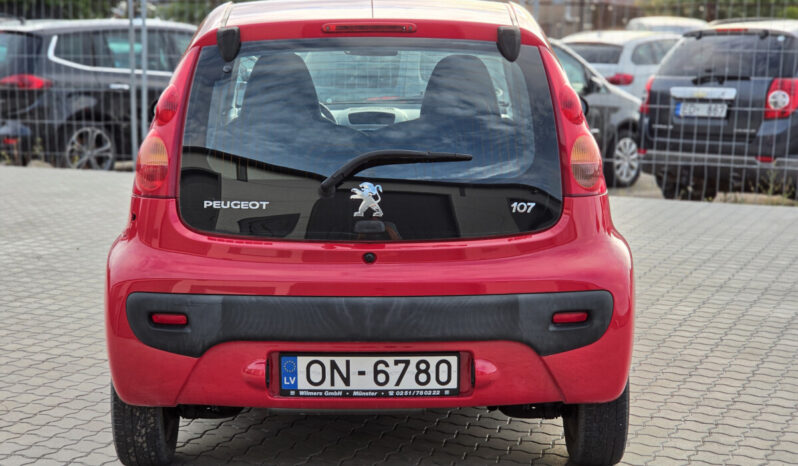 Peugeot 107 full