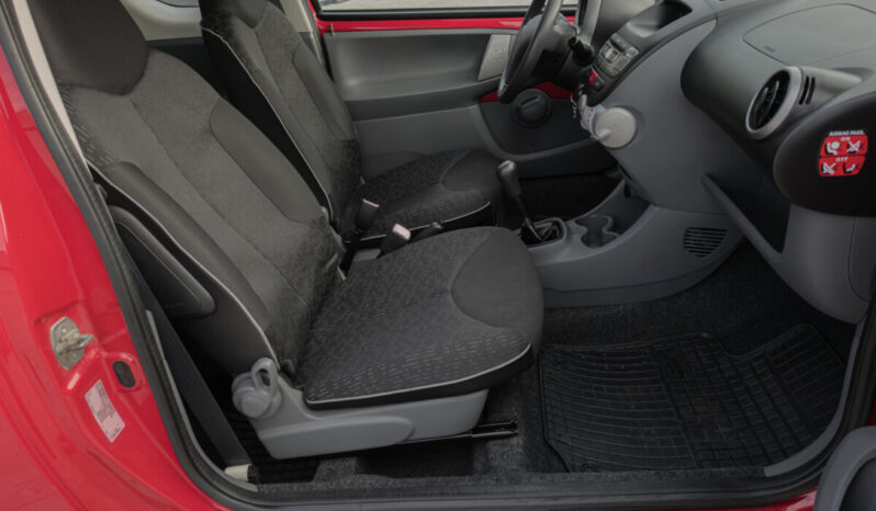 Peugeot 107 full