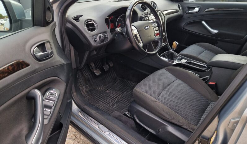 Ford Mondeo Ghia 2.2 TDCI full