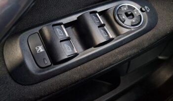 Ford Mondeo Ghia 2.2 TDCI full